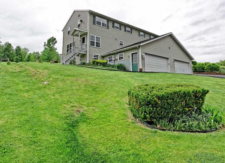 1st image of 2 Riverboat Ln