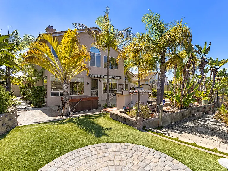12304 Dormouse Rd — Photo 43