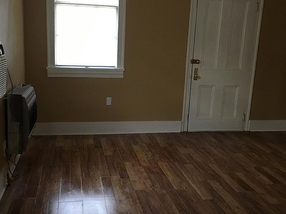 5th image of 23675 Eden St