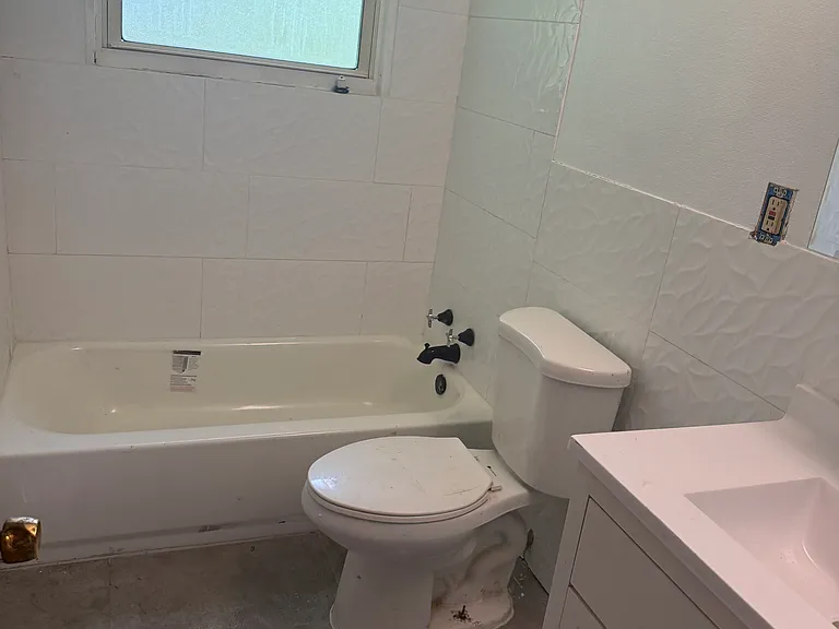 9882 Lawnview Dr — Photo 3