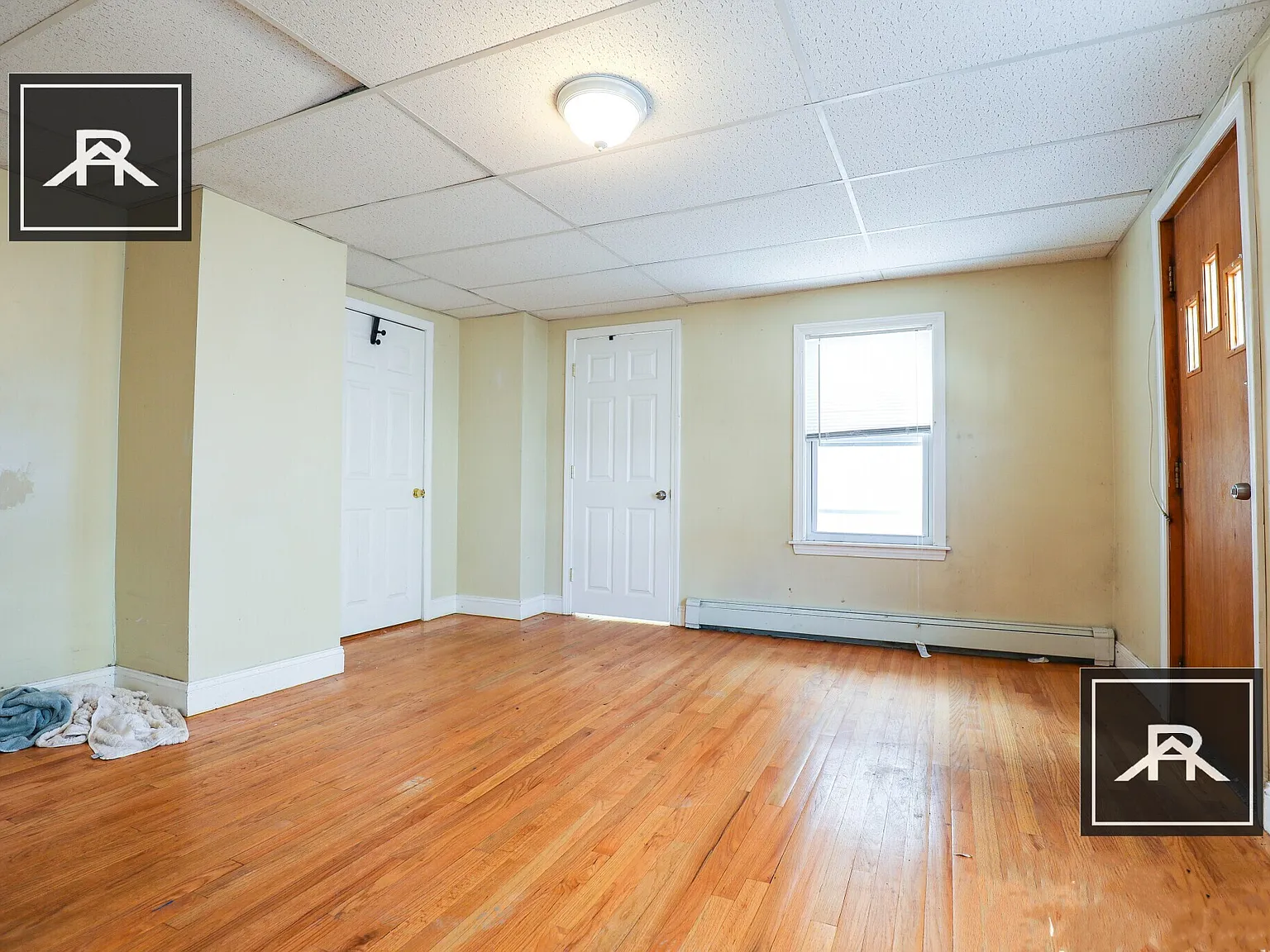 5 bed, 2.0 bath, 2000 sqft, $4,600 — Photo 3