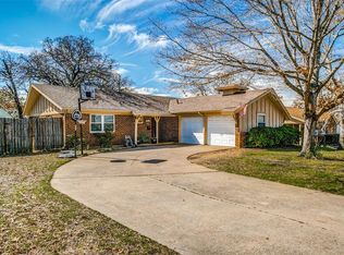 1605 Windlea Dr, Euless, TX 76040