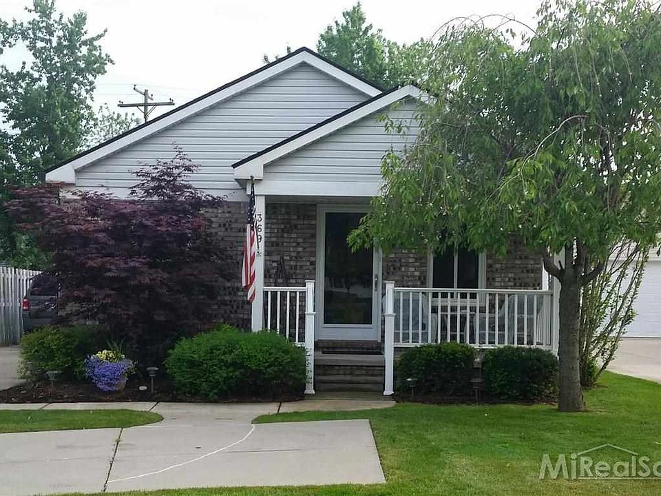 1st image of 369 S Parkway Dr