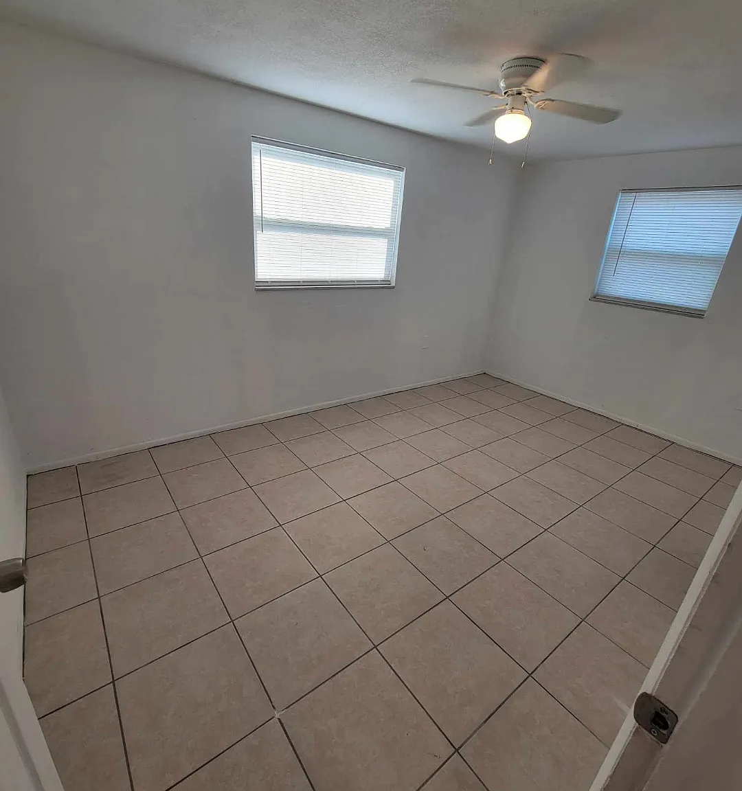 3 bed, 1210 sqft, $1,700 — Photo 3