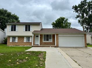 5016 Spring Well Ln, Grand Blanc, MI 48439