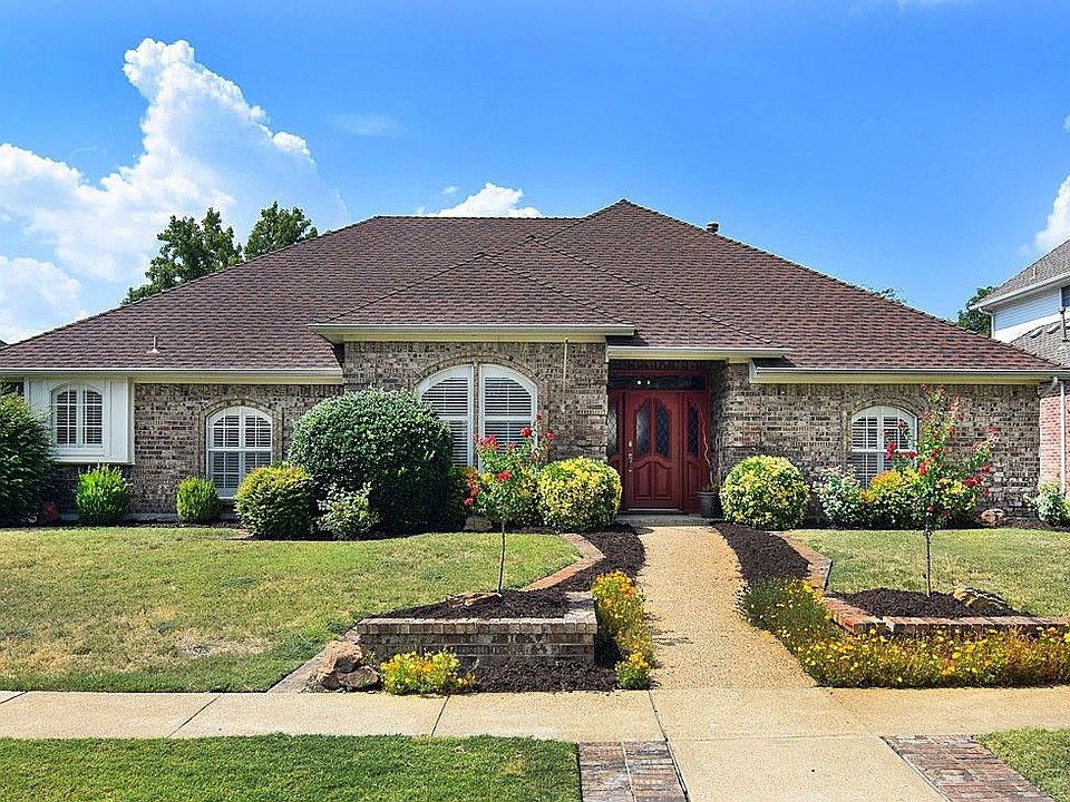 1st image of 2605 Redfield Dr