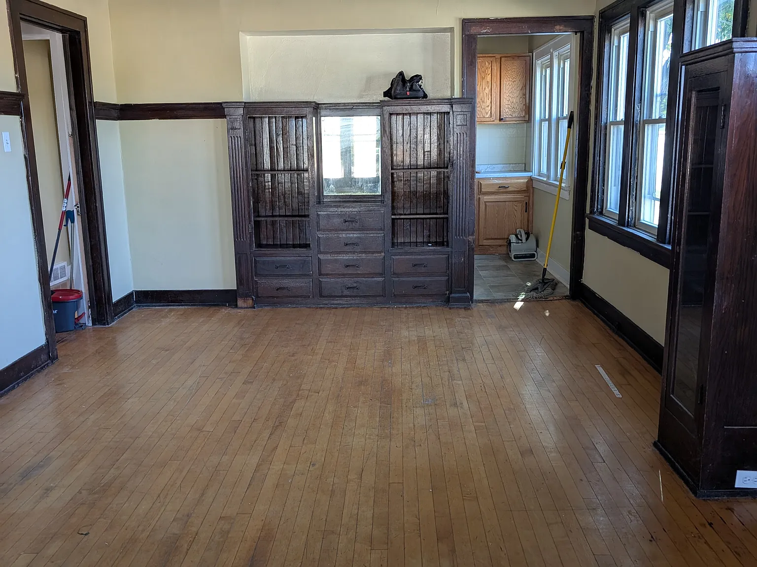 2 bed, 1000 sqft, $1,100 — Photo 4