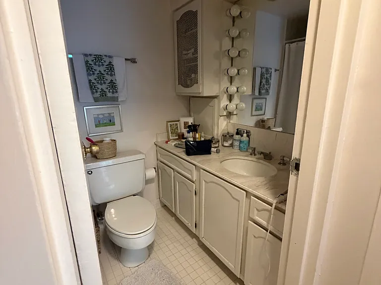 2501 Calvert St NW #203 — Photo 6