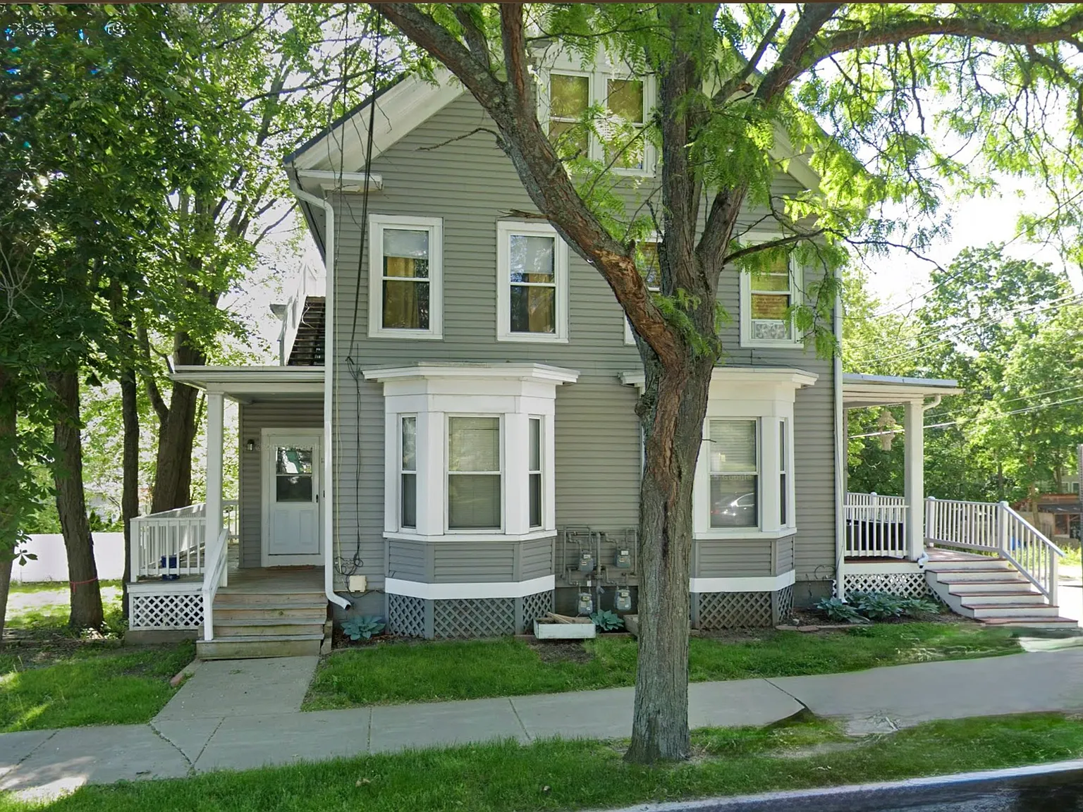 2 bed, 1200 sqft, $2,300 — Photo 1