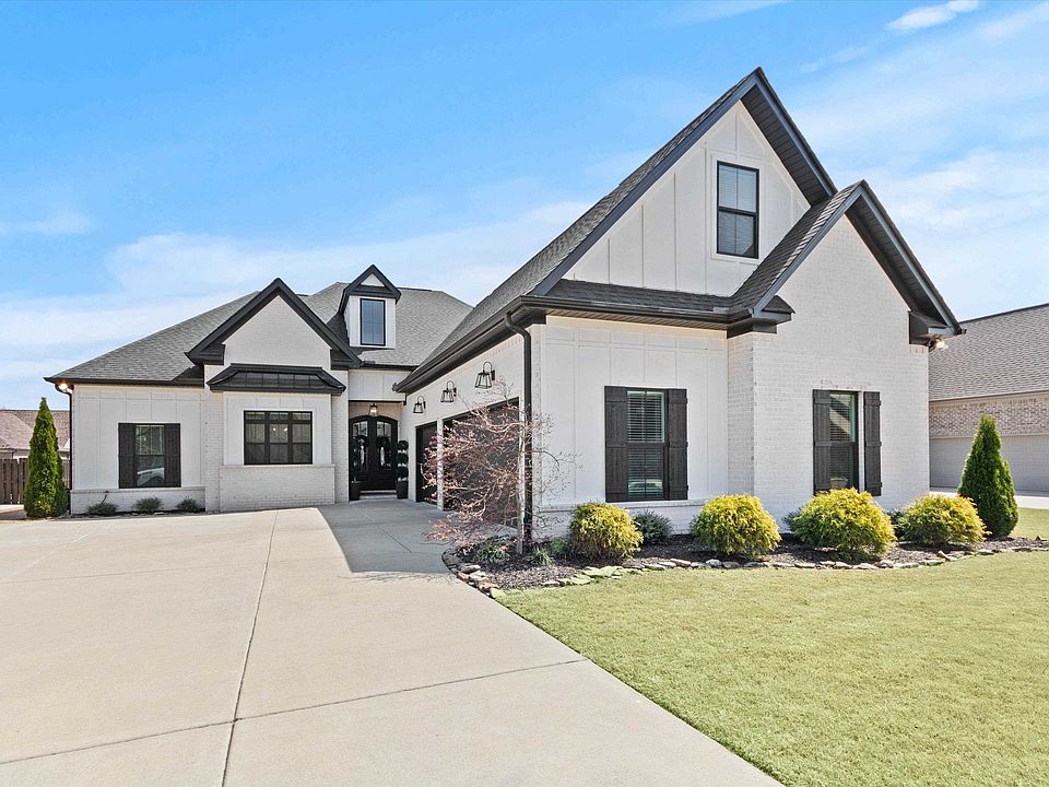 1st image of 17400 Lochaber Dr