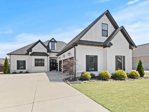 17400 Lochaber Dr, Athens, AL 35613