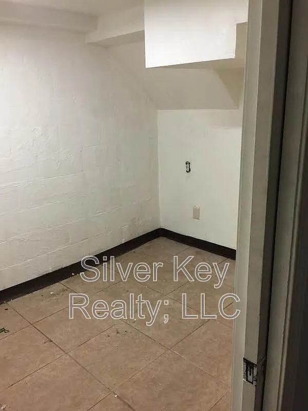 1 bed, 1.0 bath, $750 — Photo 3
