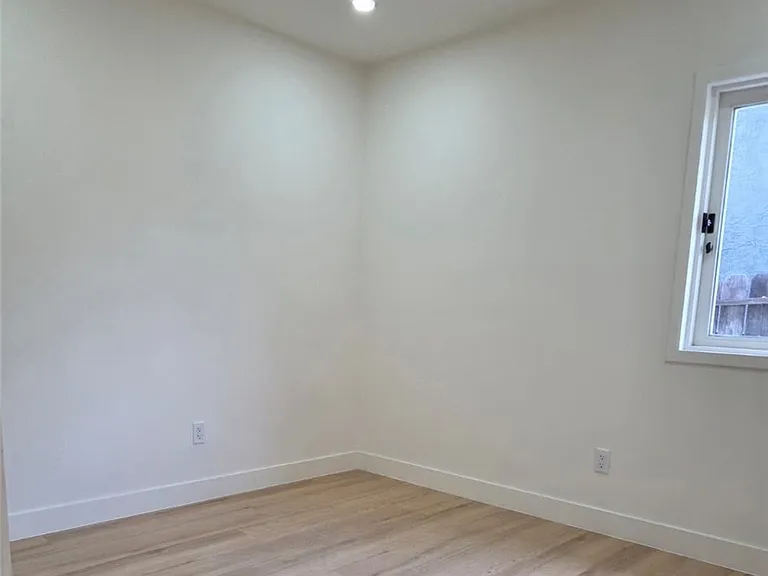227 N Avenue 60 — Photo 17