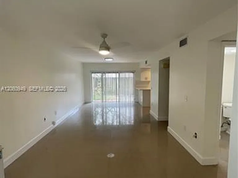 12370 SW 52nd Pl #Townhouse 12370 — Photo 3