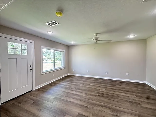 307 S Linden St — Photo 7