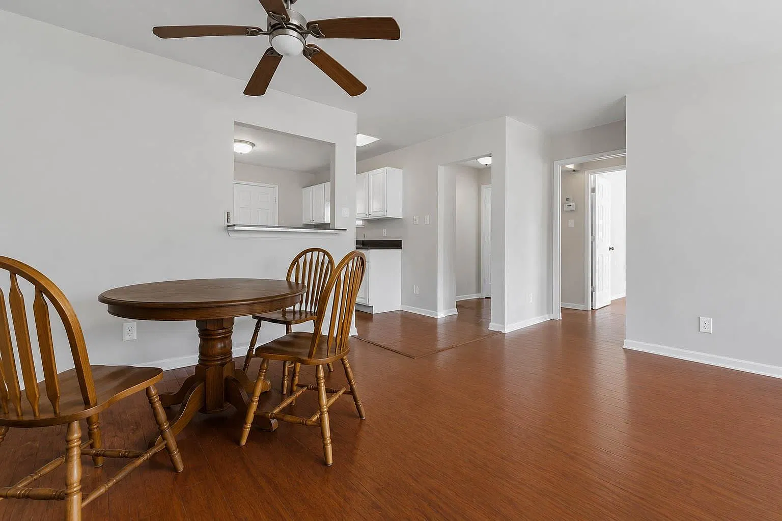 4 bed, 1.0 bath, 1296 sqft, $1,500 — Photo 3
