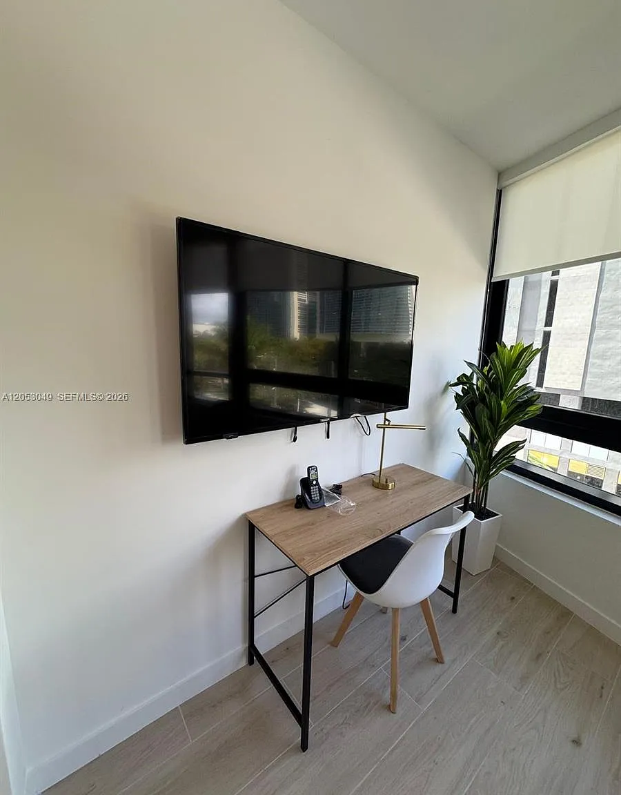 1 bed, 1.0 bath, $2,750 — Photo 2