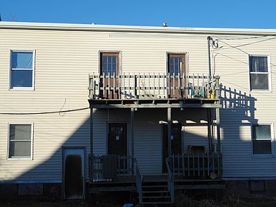 2nd image of 1324 1/2 John Ave