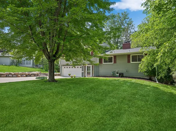 11409 Royzelle Ln, Minnetonka, MN 55305