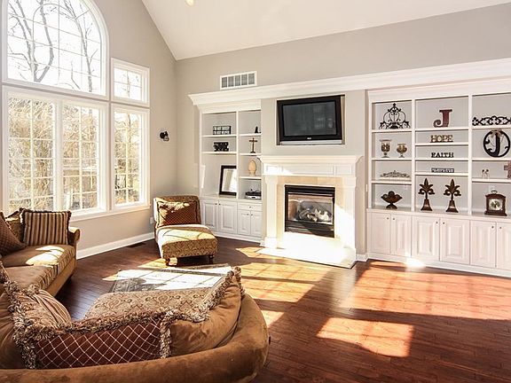 3rd image of 13639 Creekridge Ln