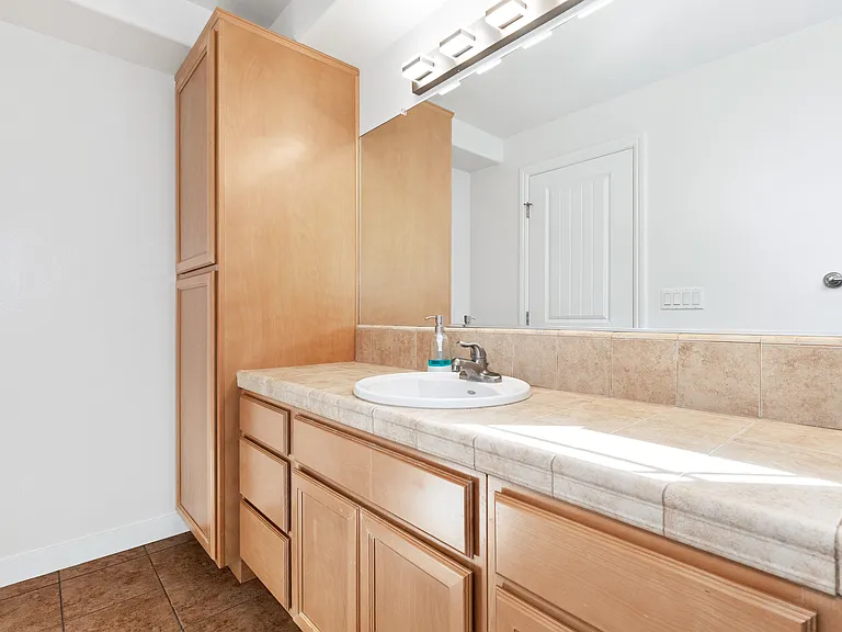 225 Old County Rd #225 — Photo 12