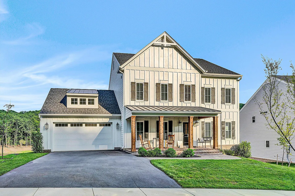 Building Photo - 1015 Wilton Park Dr SW