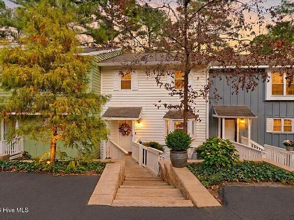 2nd image of 5738 Three Oaks Drive