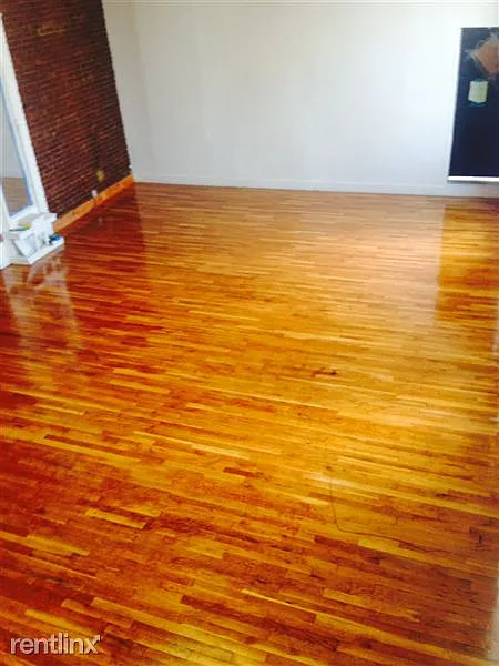 1089 Broadway-Livingroom3
