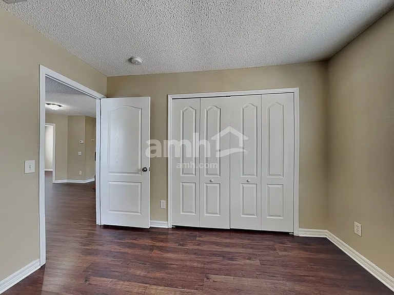 1226 Loretto Cir — Photo 22