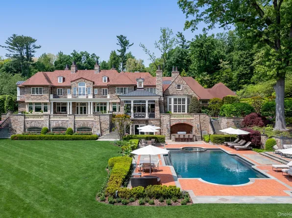 6 Spring Hill Lane, Old Westbury, NY 11568