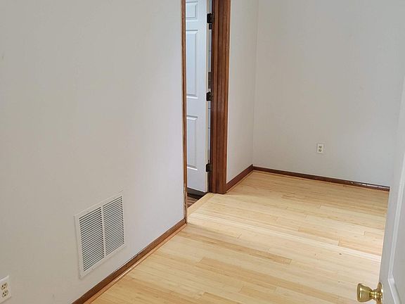 2nd image of 5828 Highland Ave #3