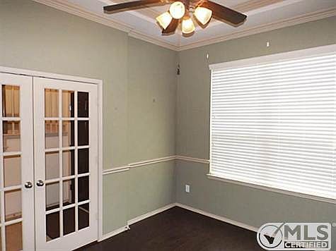 5th image of 214 Buckingham Ave