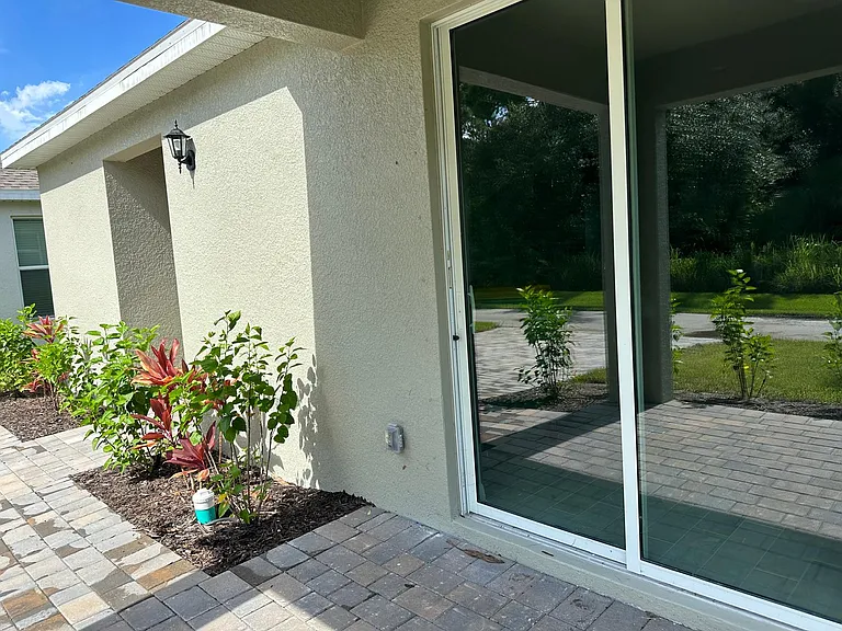 826 Friendship Cir — Photo 5