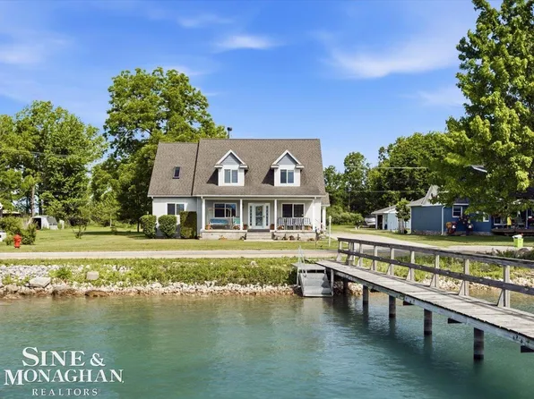 2300 S Channel Dr, Harsens Island, MI 48028