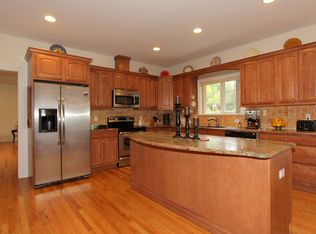 12A Ridge Rd, Cortlandt Manor, NY 10567