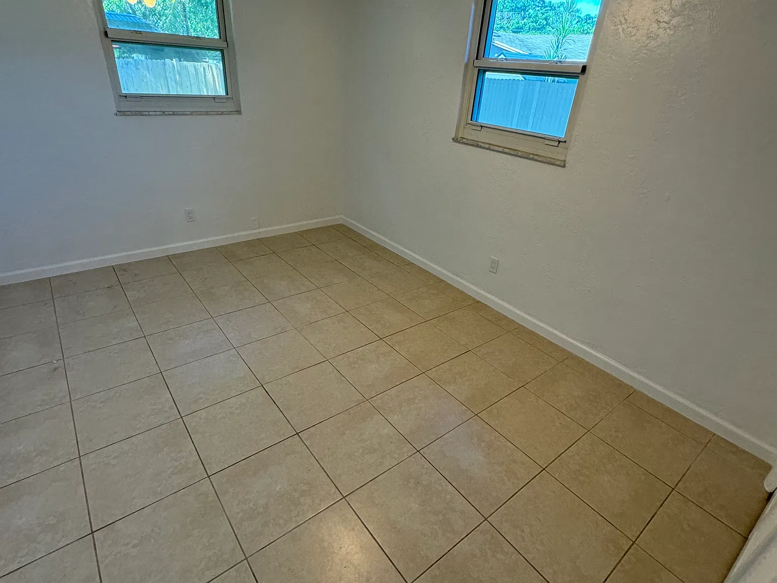 2 bed, 1300 sqft, $2,400 — Photo 3