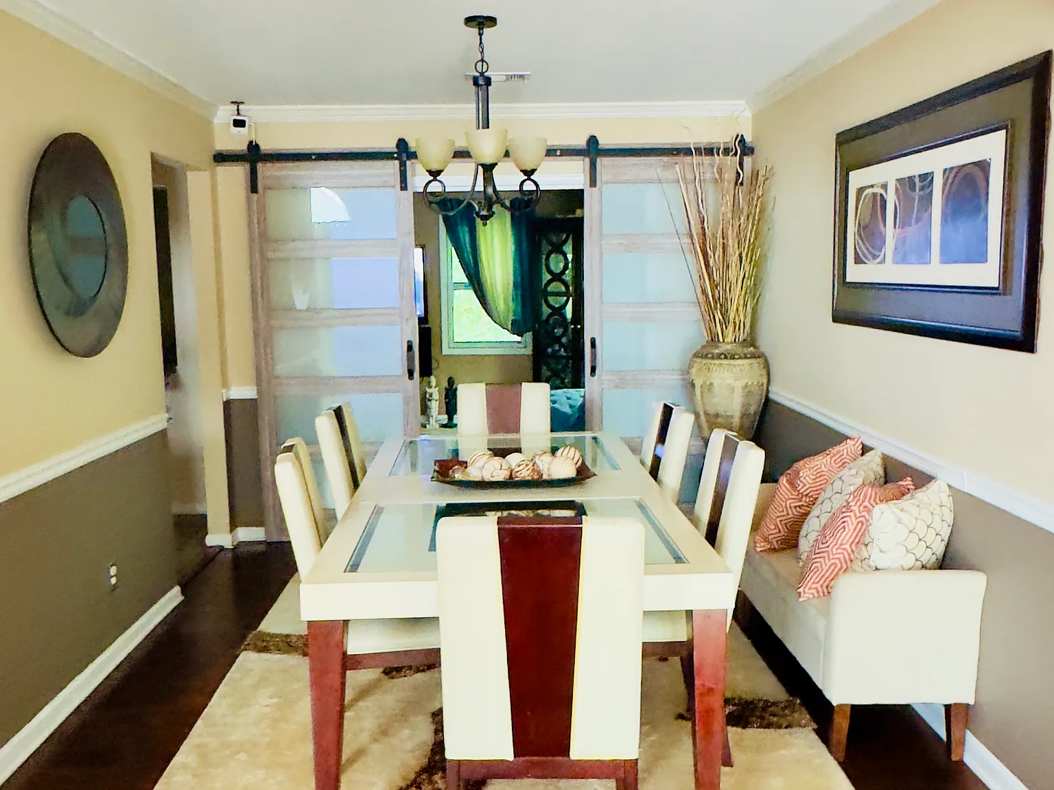 5 bed, 4500 sqft, $900 — Photo 3