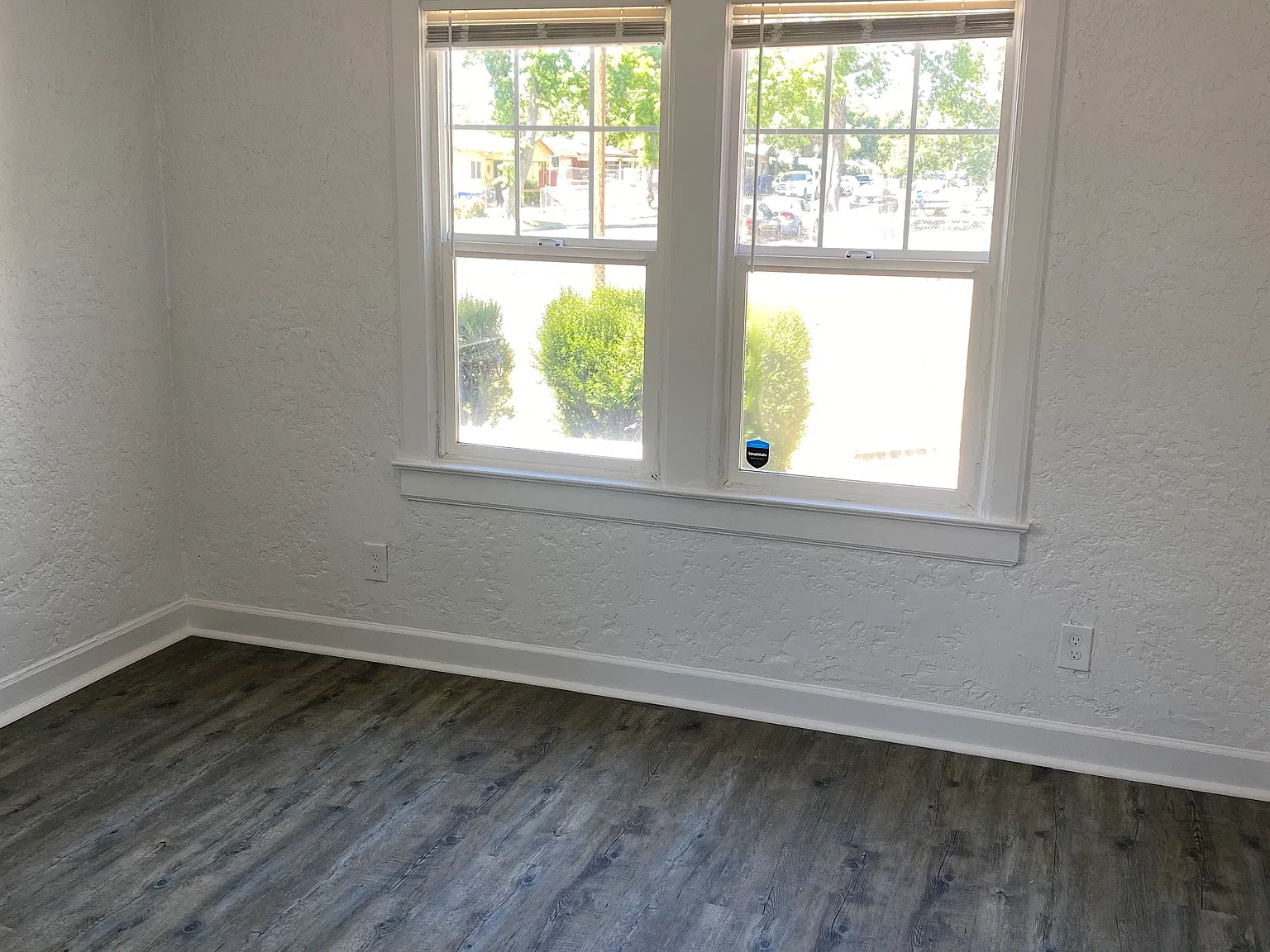 3 bed, 1072 sqft, $2,200 — Photo 3