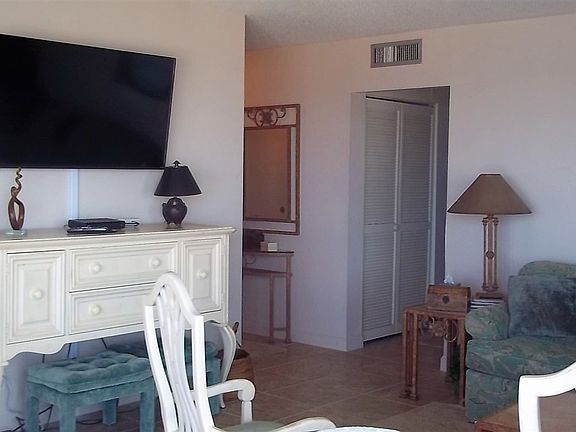4th image of 921 Park Pl APT 1114