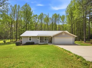 305 Wildwood Rd, Seneca, SC 29691