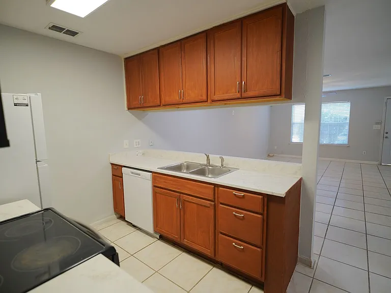 2648 Tess Cir — Photo 7
