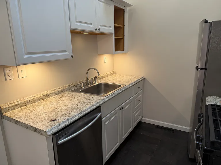 2825 Monroe Ave #1 — Photo 11