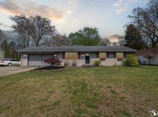8544 Keitha Dr, Lambertville, MI 48144