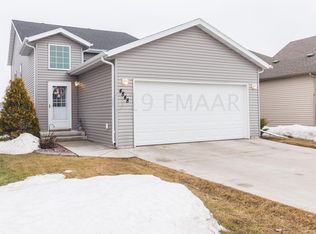 4848 54th St S, Fargo, ND 58104