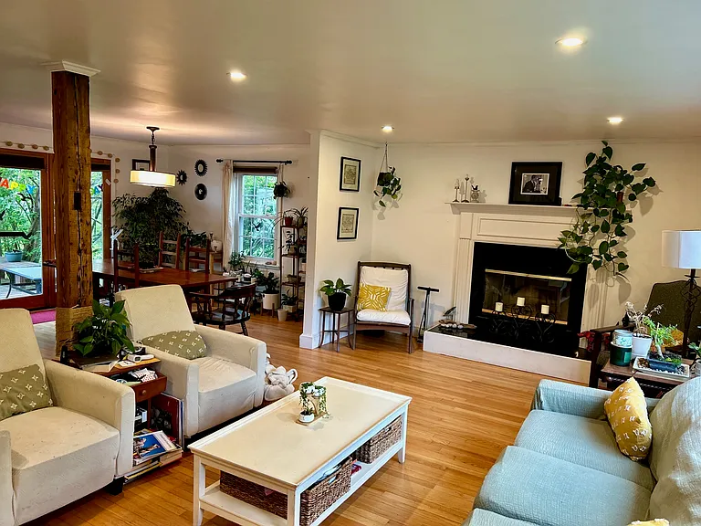 76 Florida Ave — Photo 3