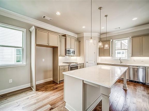 3rd image of 2186 Capers Dr