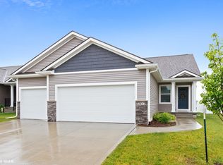 2812 SW Country Ln, Ankeny, IA 50023