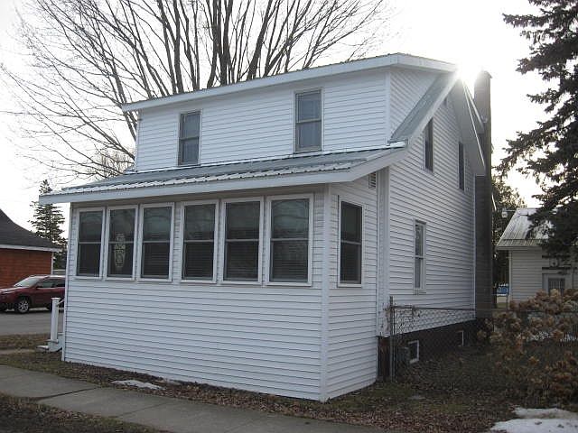 1st image of 925 New York Ave