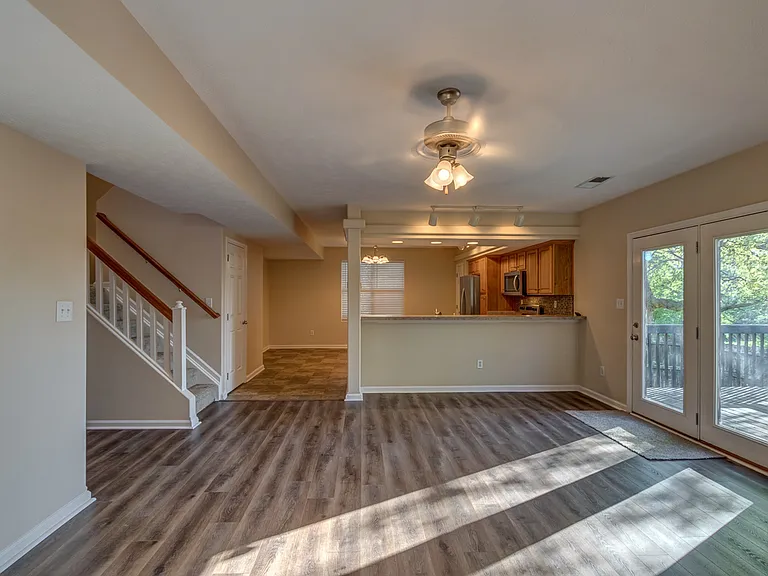 341 Darenia Ln — Photo 10