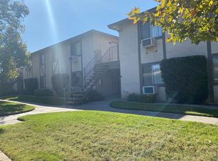 811 E Menlo Ave APT 13, Hemet, CA 92543